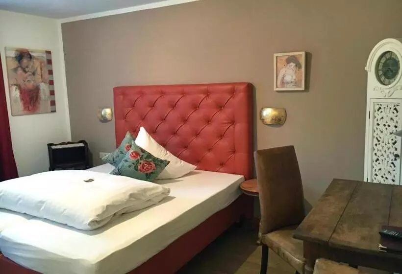 هتل Design Chapeau Noir 3 Sterne Superior