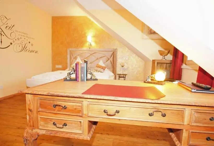 هتل Design Chapeau Noir 3 Sterne Superior