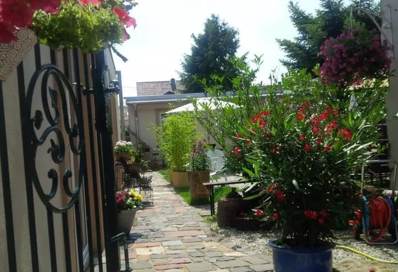 هتل Design Chapeau Noir 3 Sterne Superior