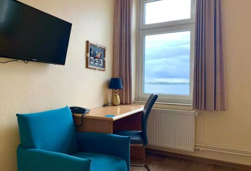 ホテル Kieler Forde