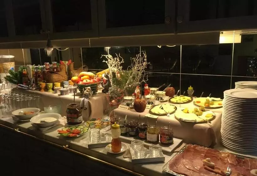 هتل Pension Lydia