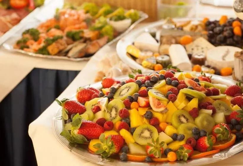 Отель Senator Marina