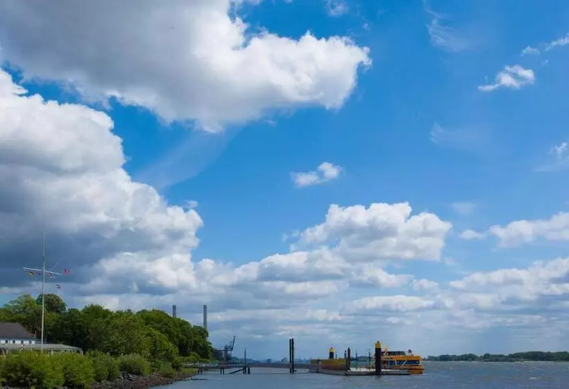 Отель Senator Marina