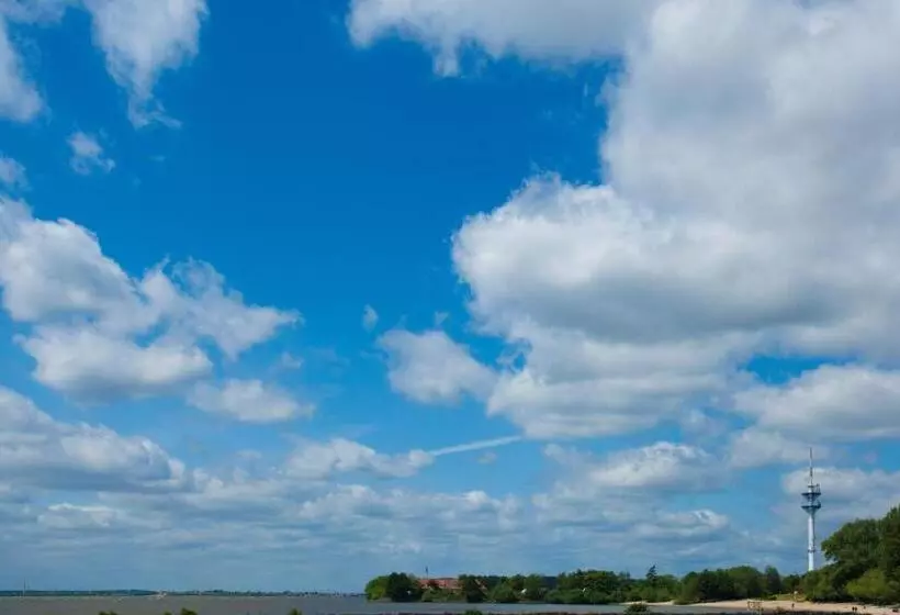 Отель Senator Marina