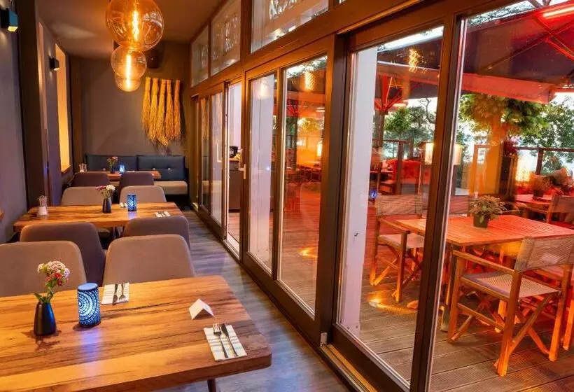 Nymphe Strandhotel & Apartments