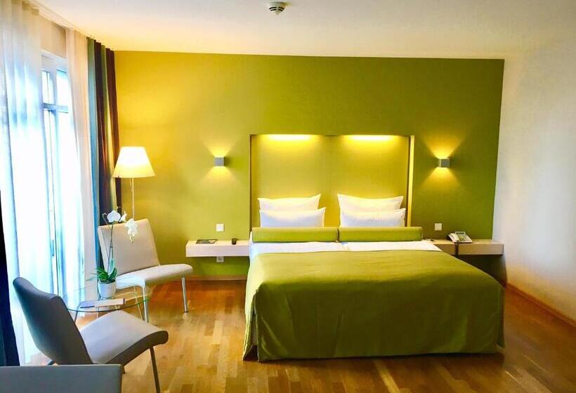 Nymphe Strandhotel & Apartments