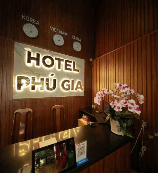 Phu Gia Hotel 193 Nguyen Thai Hoc