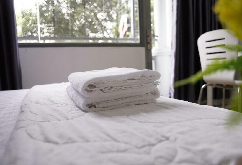 Phu Gia Hotel 193 Nguyen Thai Hoc