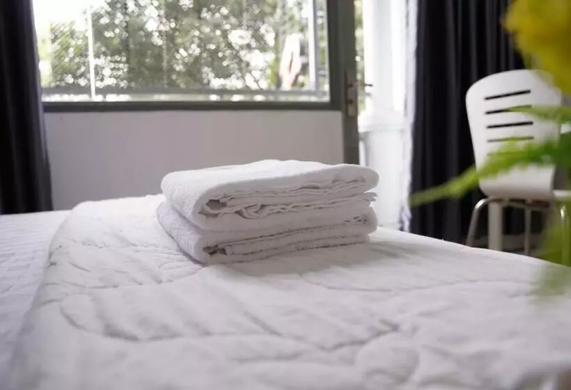 Phu Gia Hotel 193 Nguyen Thai Hoc