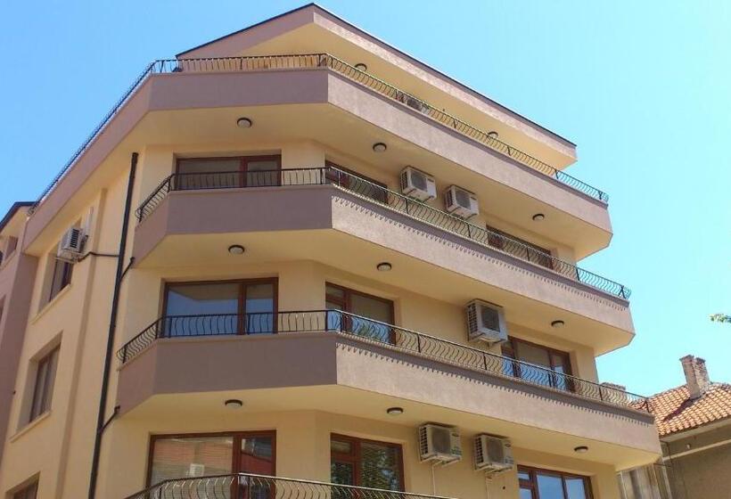 پانسیون Stamatovi Family