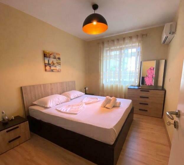 Saranda Beach Apartment