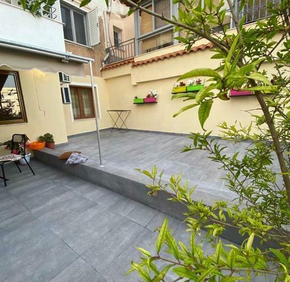 Saranda Beach Apartment