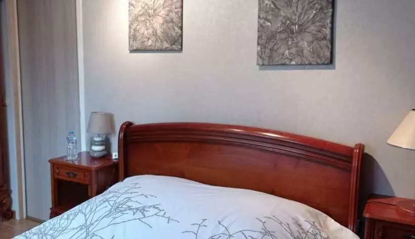 ベッドアンドブレックファースト Le Nid Des Anges 3 Chambres D Hôtes Avec Petit Déjeuner Et Piscine