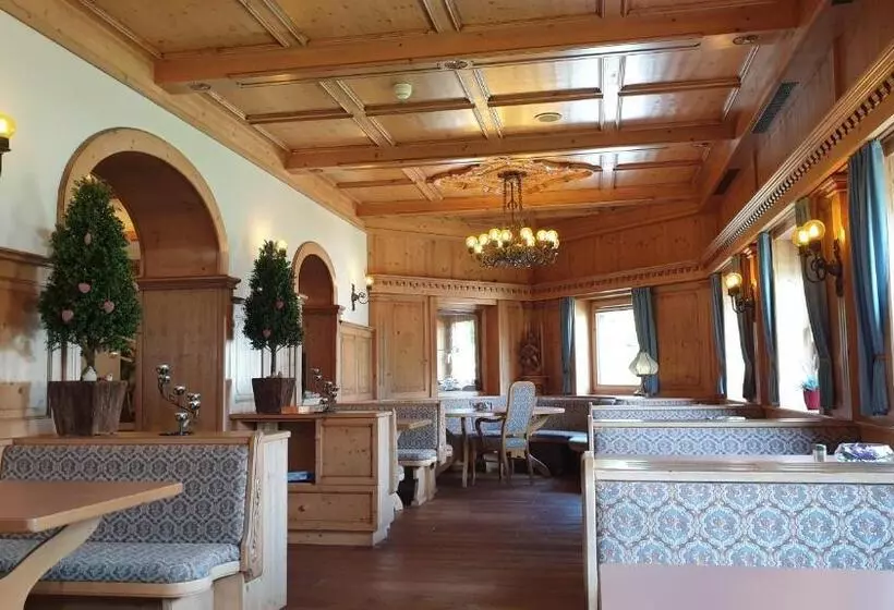 Hotelli Restaurant Edelweiß Garni