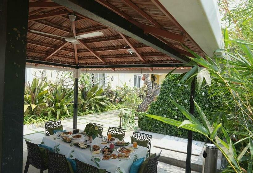 Resort Justa Casa Frangipani Assagao 03 Km From Anjuna Beach