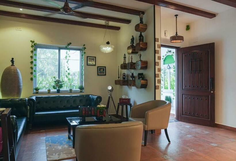 Resort Justa Casa Frangipani Assagao 03 Km From Anjuna Beach