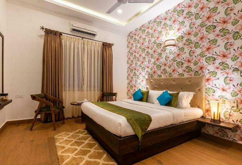 Resort Justa Casa Frangipani Assagao 03 Km From Anjuna Beach