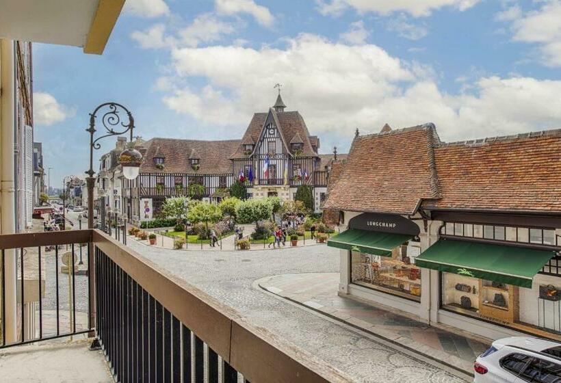 Les Cigognes   Deux Pièces   Deauville Centre