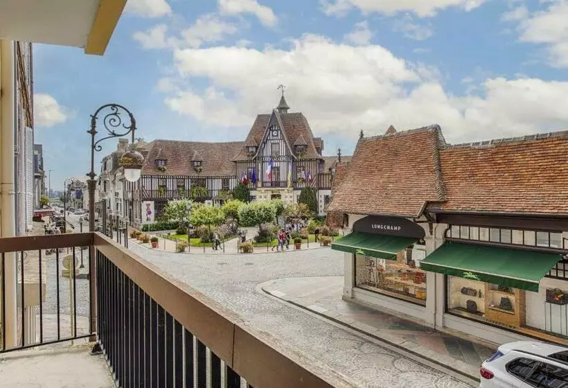 Les Cigognes   Deux Pièces   Deauville Centre