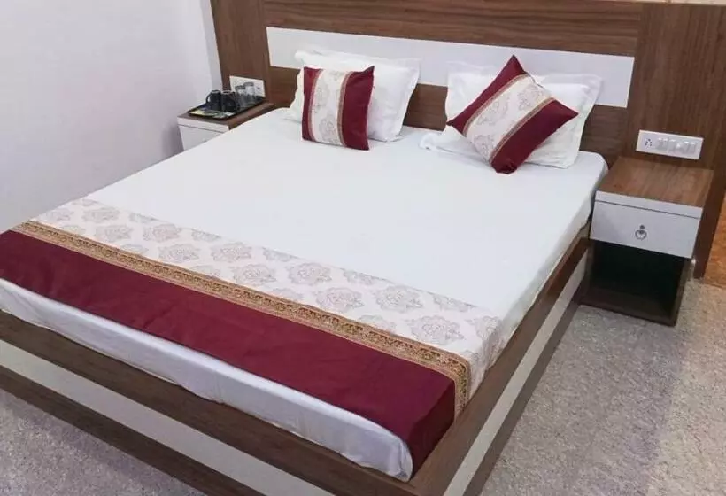 Hotelli The Ramay Palace