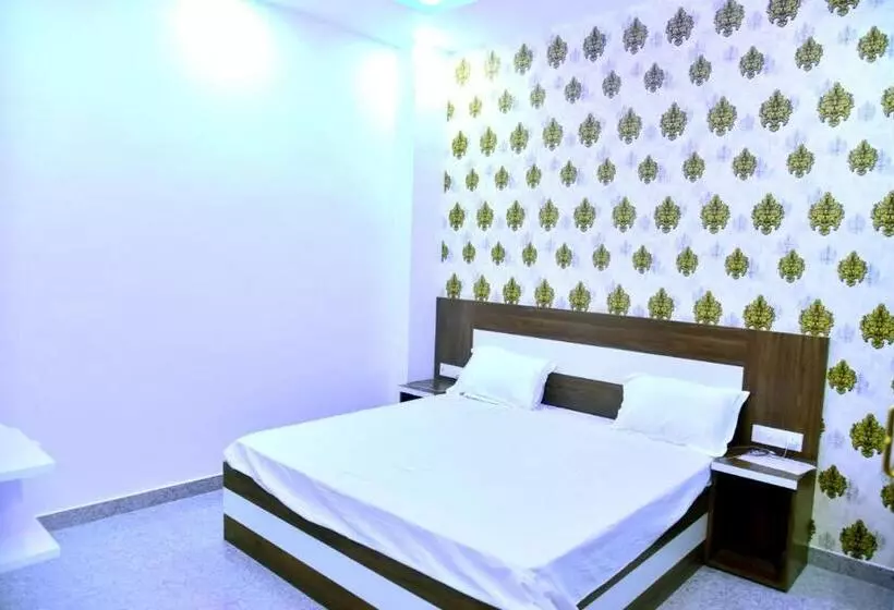 Hotelli The Ramay Palace