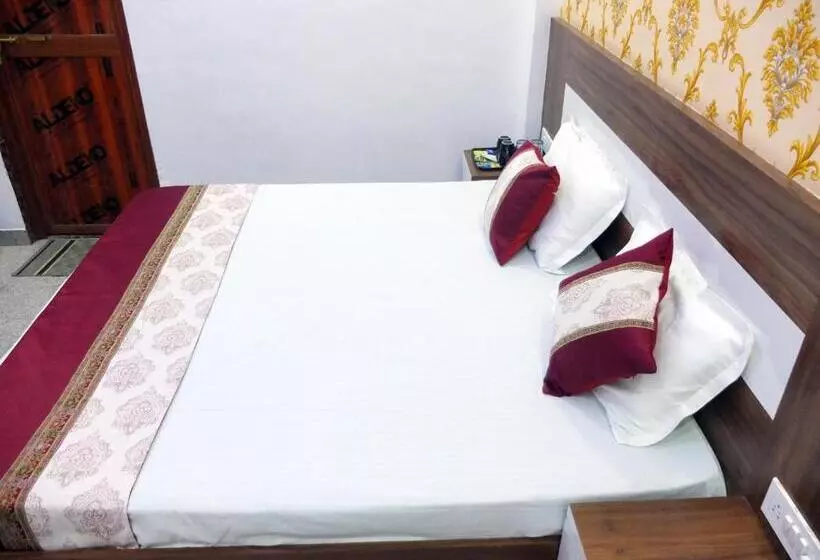 Hotelli The Ramay Palace