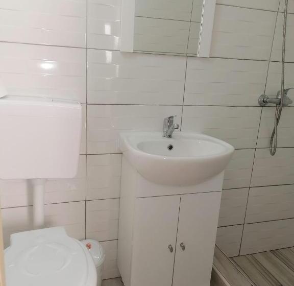 펜션 Emyra S Holiday Rooms