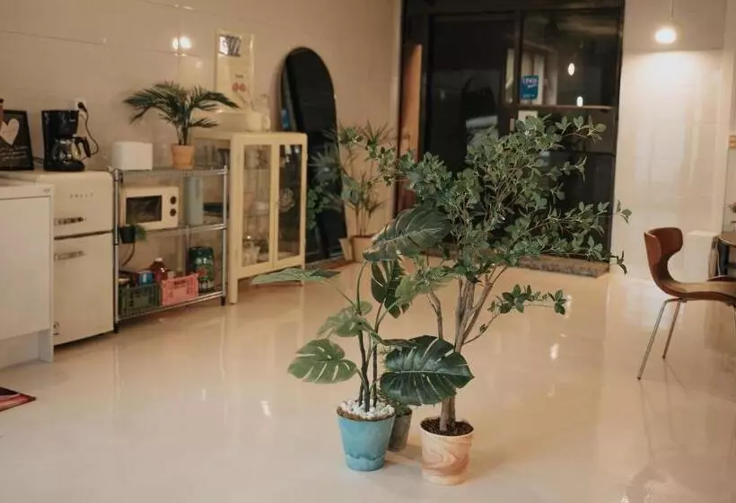 Majatalo Inhere Guesthouse