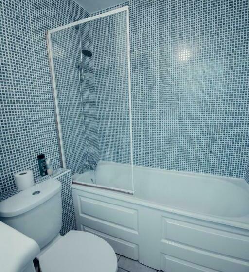 Studio Apartment W/ Separate Kitchen & Bath In Highbury Near Shops