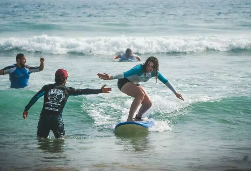 Surf & Party Hostel Somewhere Else