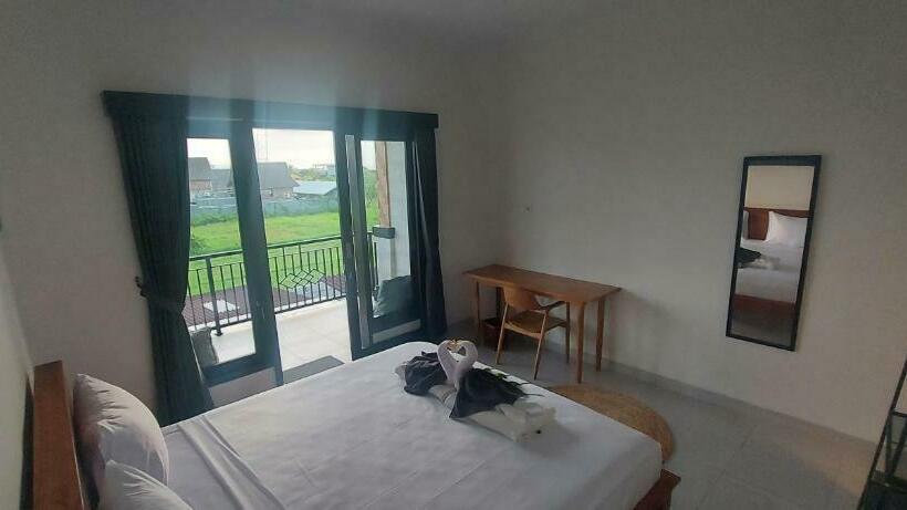 Surf & Party   Hostel Somewhere Else