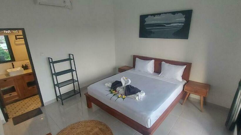 Surf & Party   Hostel Somewhere Else