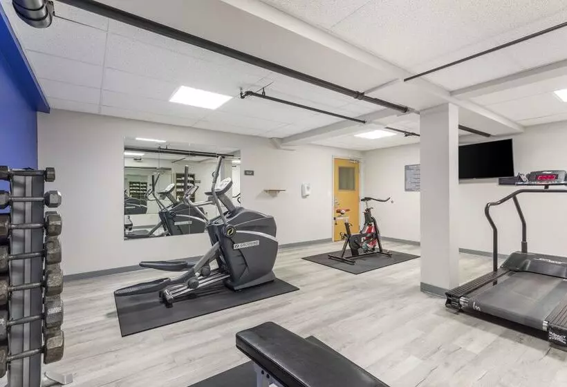 Отель Comfort Inn & Suites Glenwood Springs On The River