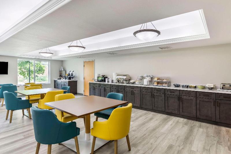 Отель Comfort Inn & Suites Glenwood Springs On The River