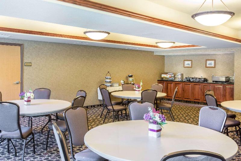 Отель Comfort Inn & Suites Glenwood Springs On The River