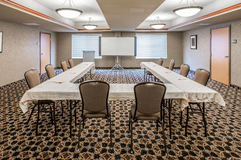 Отель Comfort Inn & Suites Glenwood Springs On The River