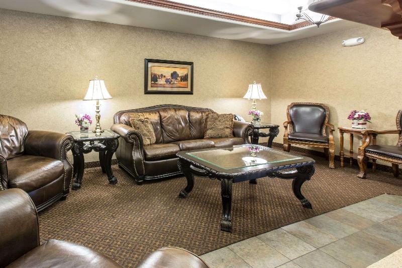 Отель Comfort Inn & Suites Glenwood Springs On The River