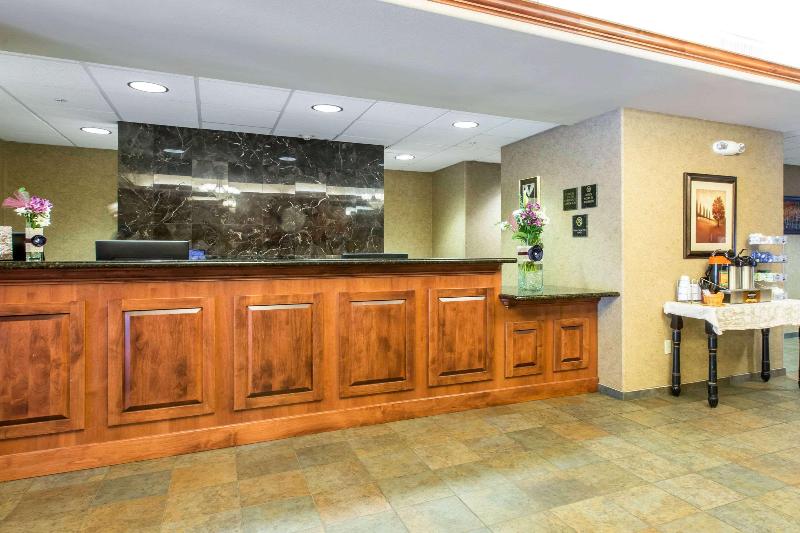 Отель Comfort Inn & Suites Glenwood Springs On The River