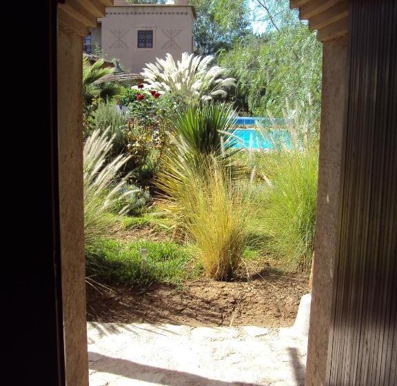 Отель Dar Lorkam