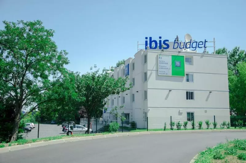 בית מלון כפרי Ibis Budget Aeroport Le Bourget Garonor