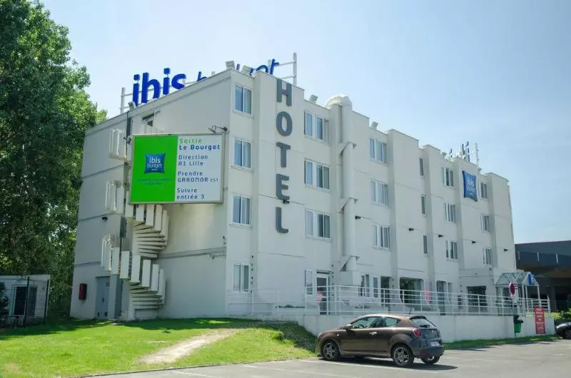 בית מלון כפרי Ibis Budget Aeroport Le Bourget Garonor