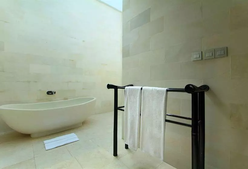 Majestic Point Villas