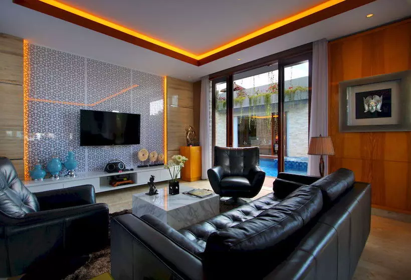 Majestic Point Villas