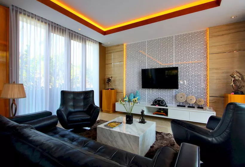 Majestic Point Villas