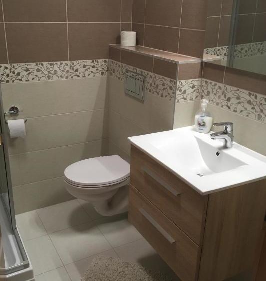 فندق Vadász Panzió és étterem