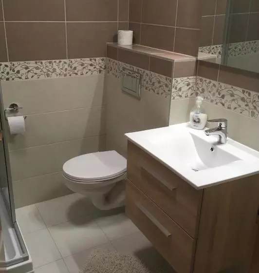 هتل Vadász Panzió és étterem