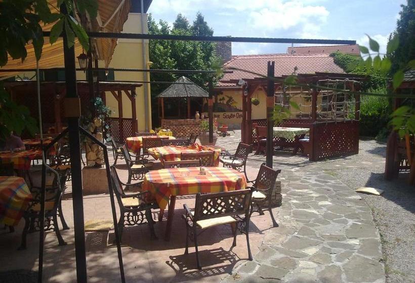 فندق Vadász Panzió és étterem