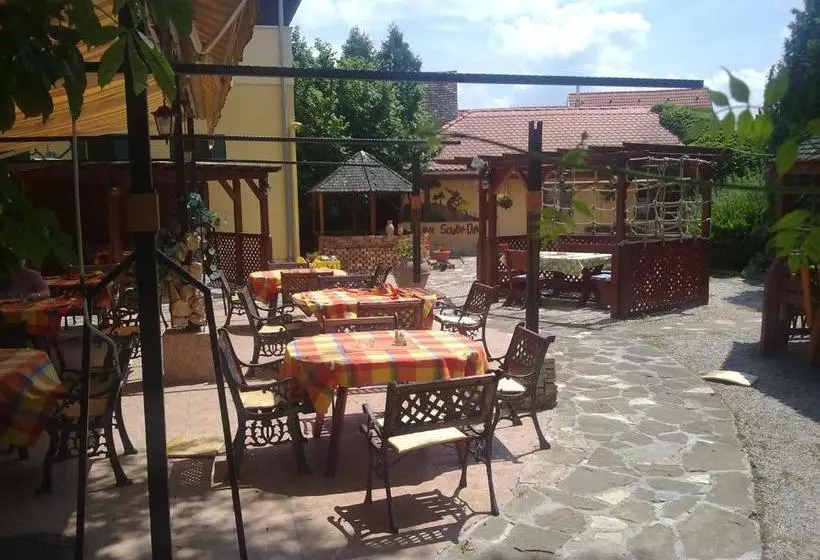 هتل Vadász Panzió és étterem