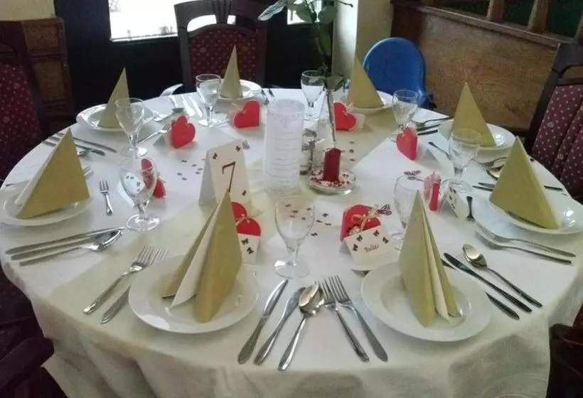 هتل Vadász Panzió és étterem