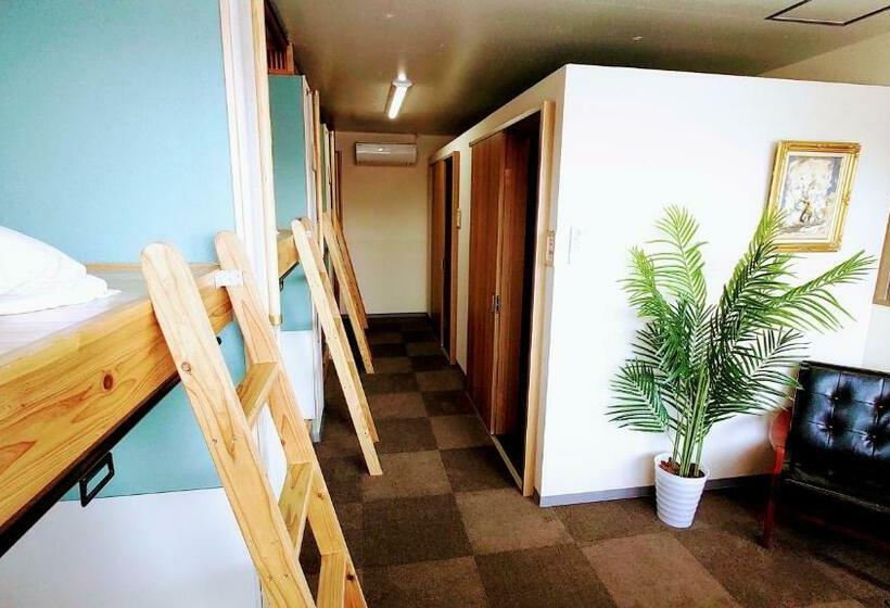 Hostel 宿 Inn Tek Tek